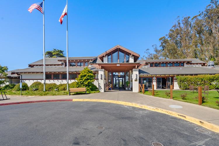 Exterior of Presidio Golf Course.