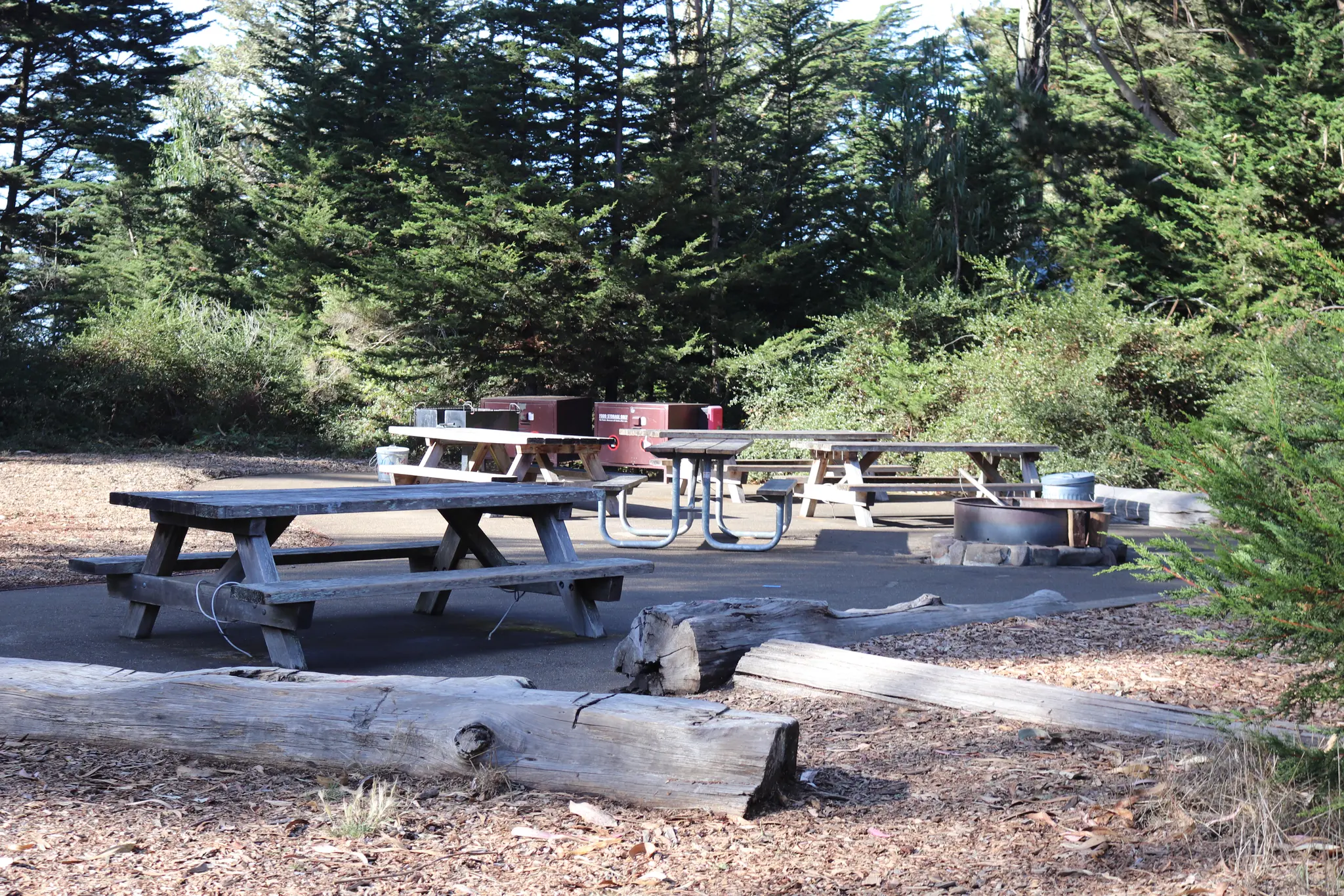 picnic tables at Rob Hill Campground