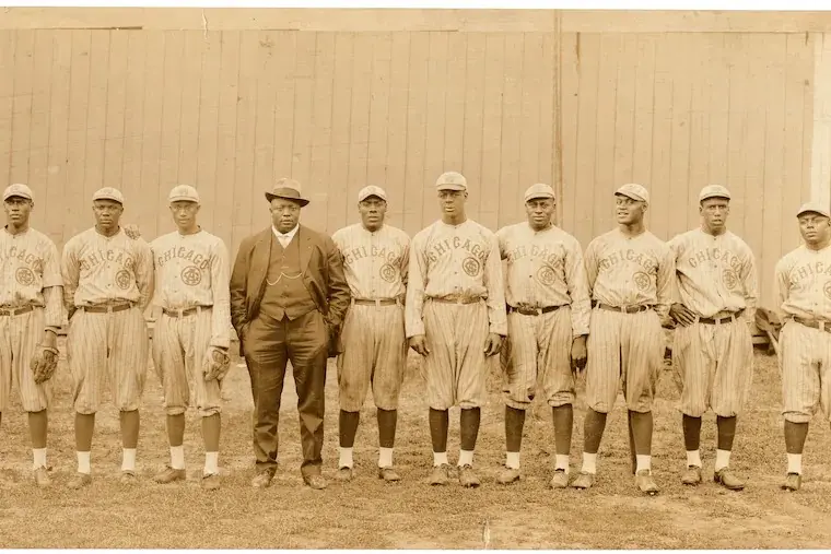 image of the original black men in The Negro Leagues for baseball
