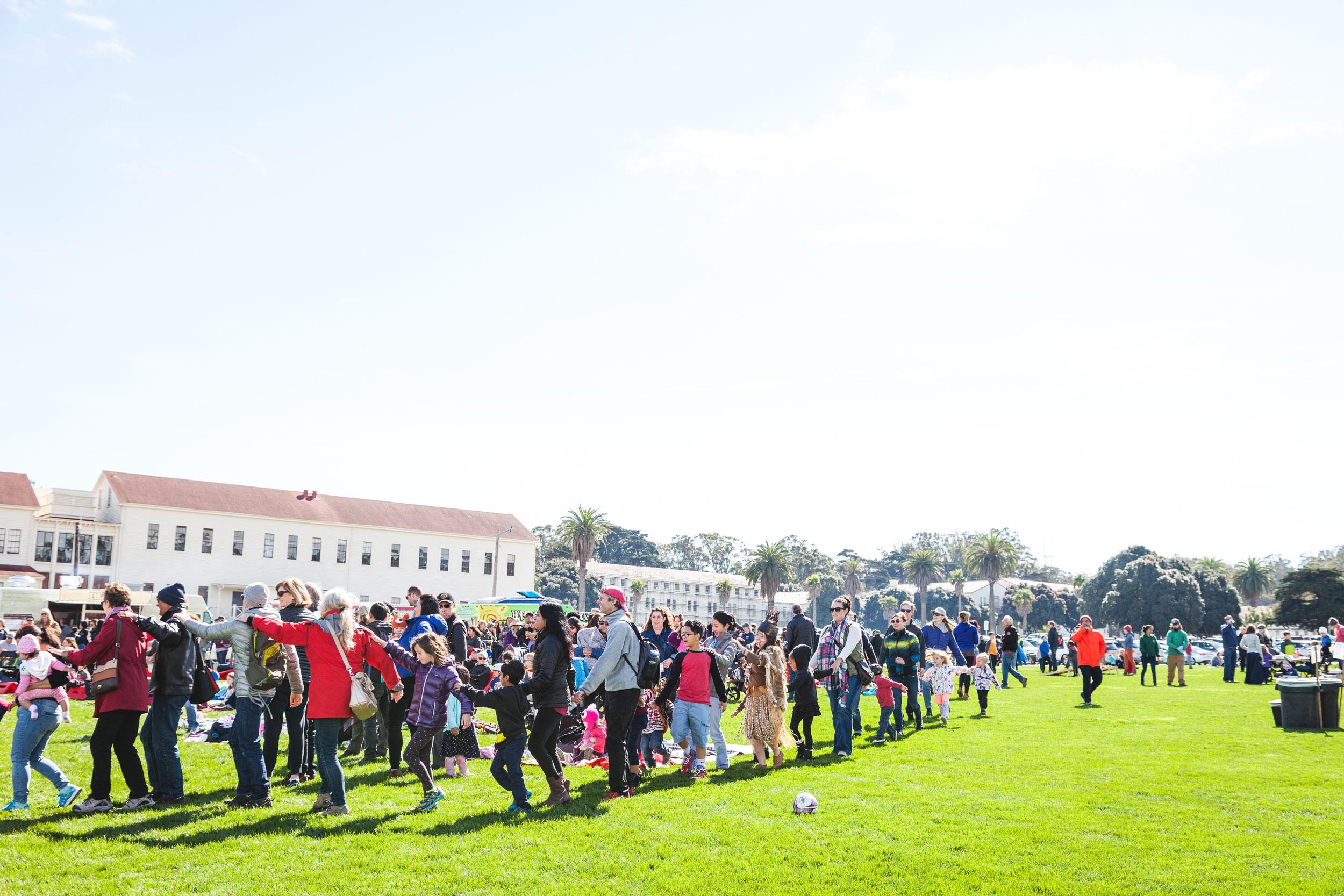 Presidio Picnic groups lined up on lawn