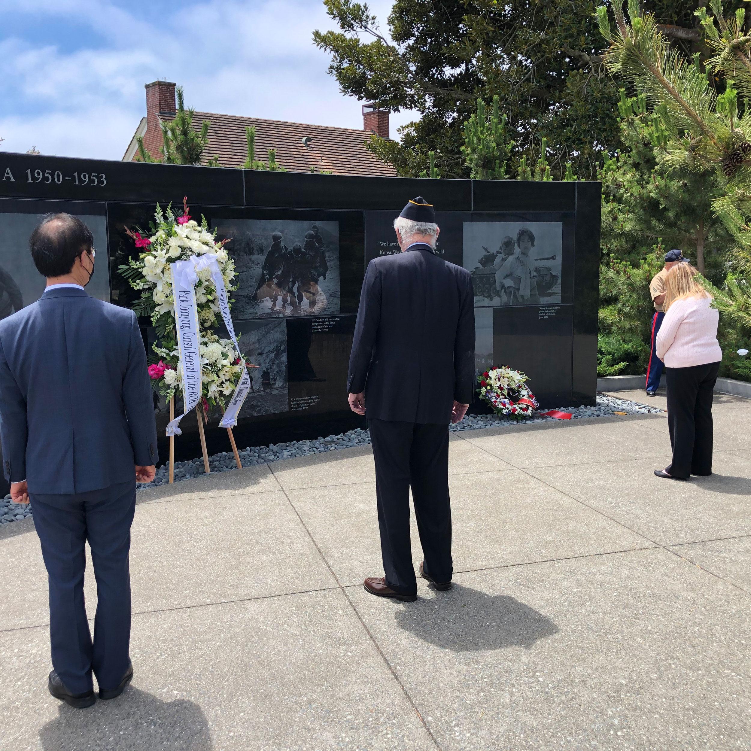 Moment of silence at Korean War Memorial