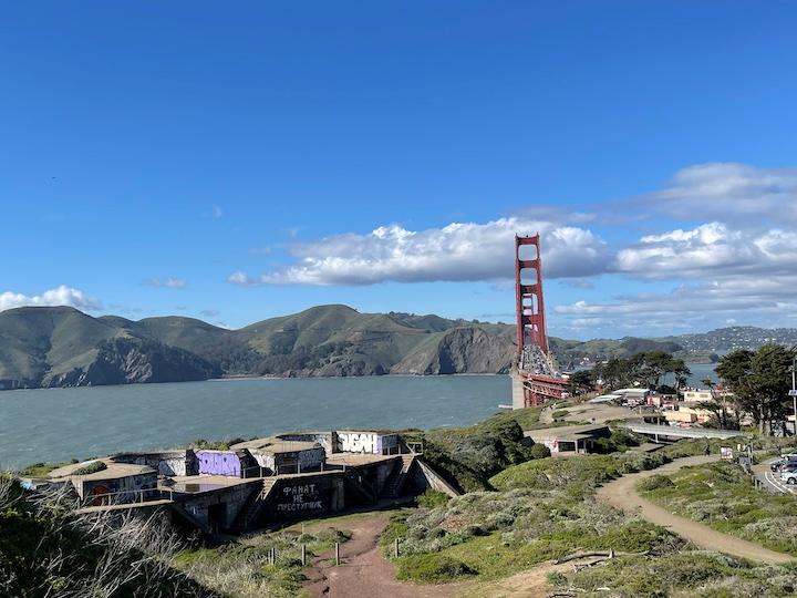 Battery Boutelle with the Golden Gate Bridge in the background.