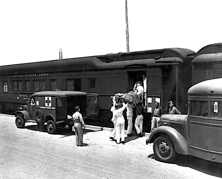 Patients being unloaded from hospital train. Image courtesy Golden Gate NRA Park Archives.
