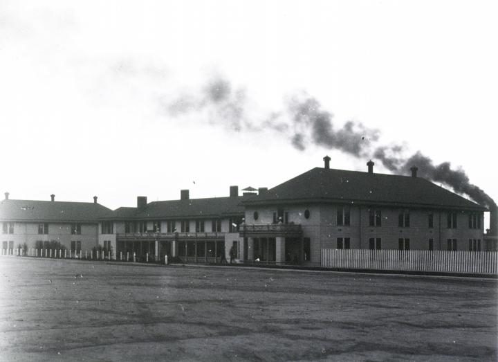 Front of hospital. Image courtesy National Library of Medicine.